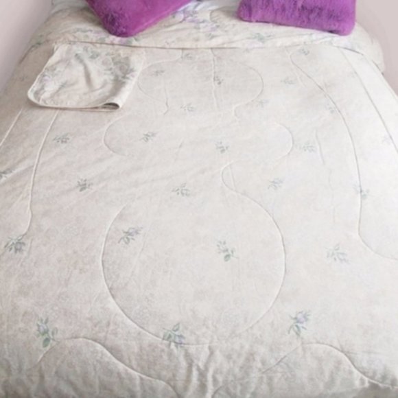 REVERSIBLE BEDDING TWIN- Floral and Cream W large pillow case - Picture 3 of 11